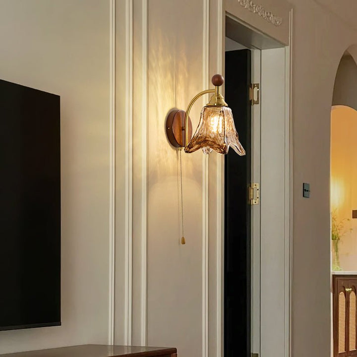 Amberveil Bloom Wall Lamp - Vakkerlight