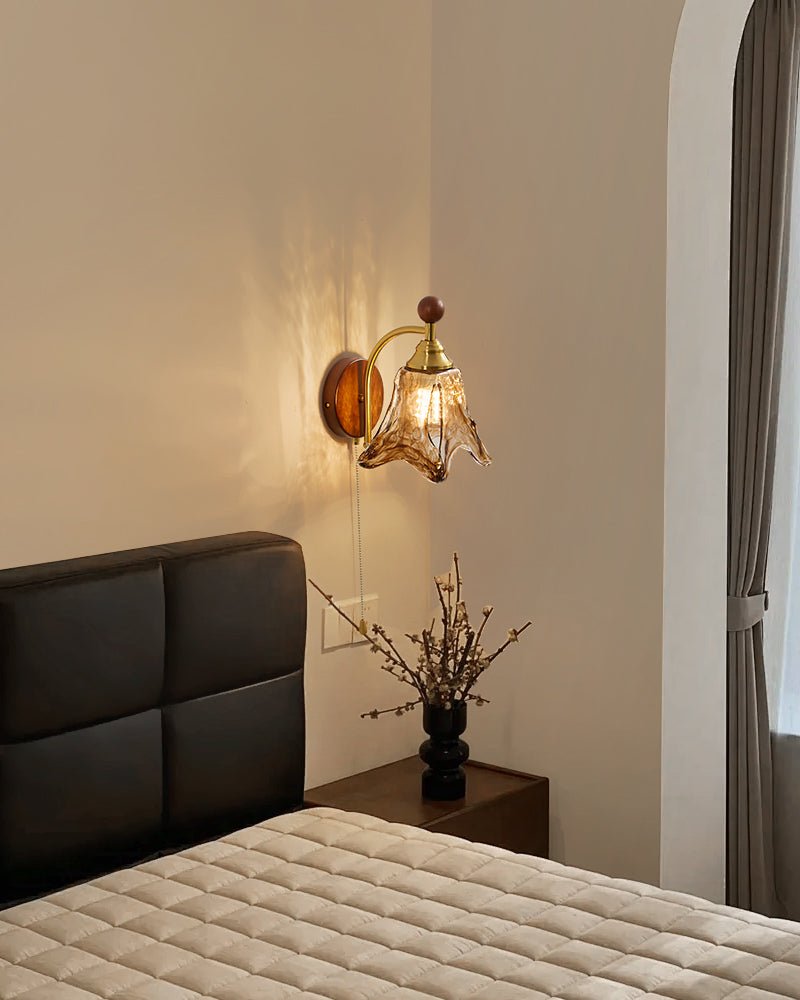 Amberveil Bloom Wall Lamp - Vakkerlight