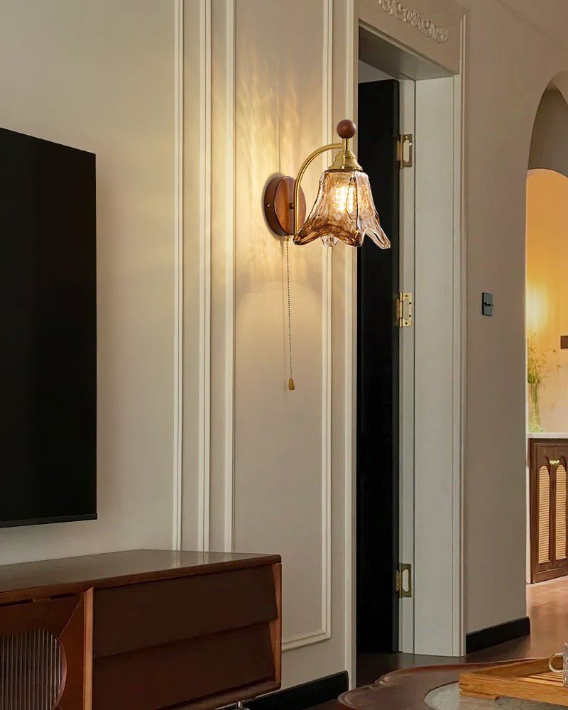 Amberveil Bloom Wall Lamp - Vakkerlight