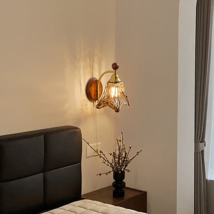 Amberveil Bloom Wall Lamp - Vakkerlight