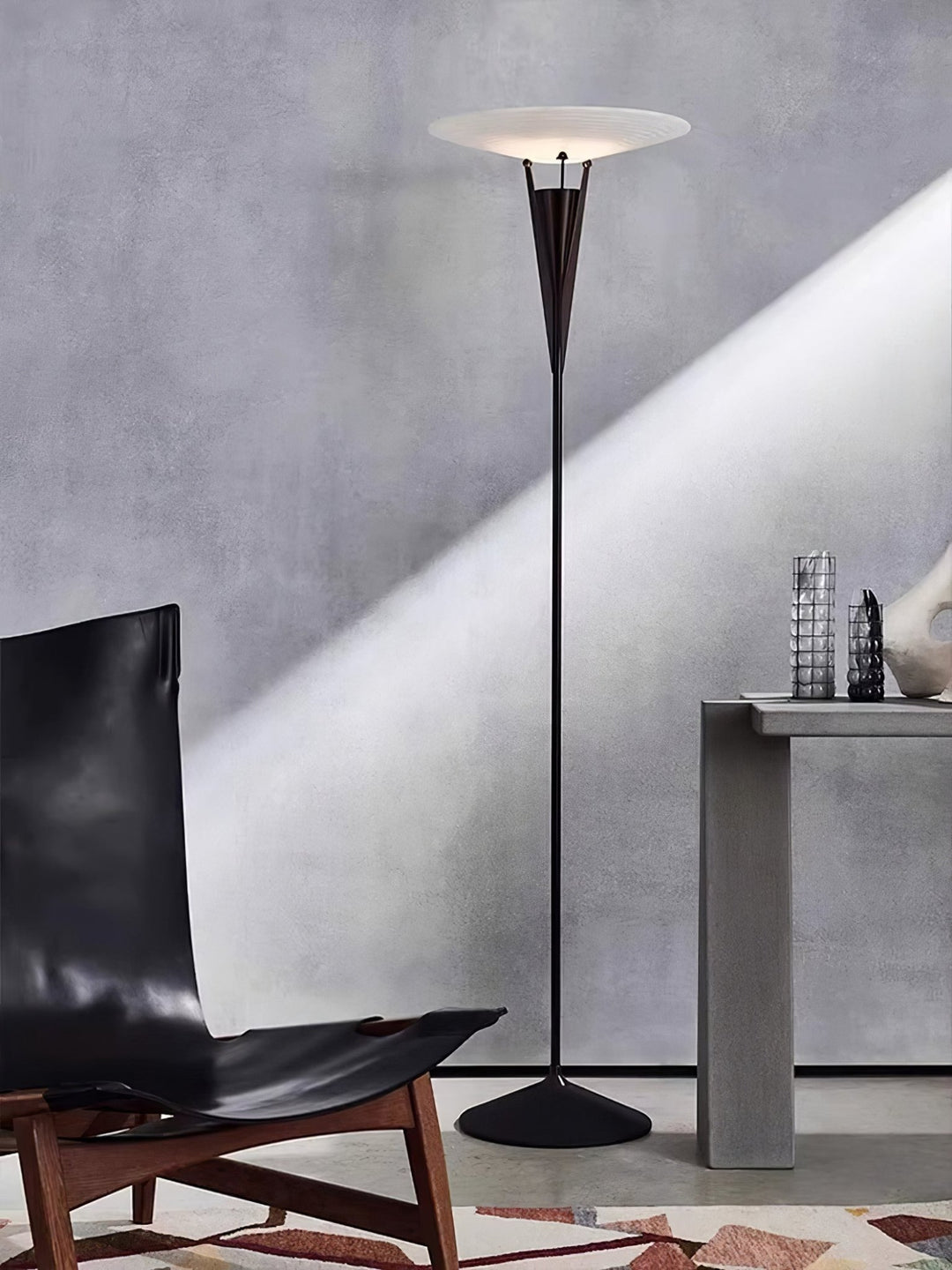 Aragon Floor Lamp - Vakkerlight