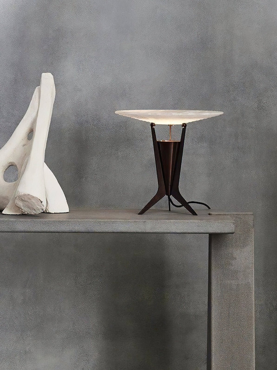 Aragon Table Lamp - Vakkerlight