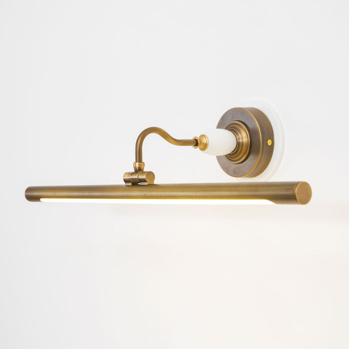 Archer Art Linear Wall Light - Vakkerlight