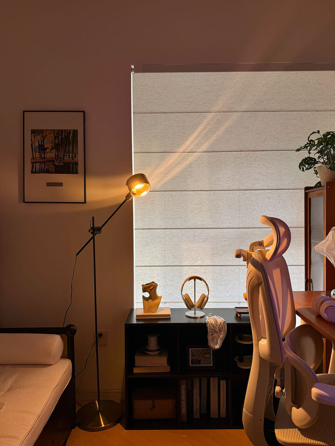 Arclen Adjustable Floor Lamp - Vakkerlight