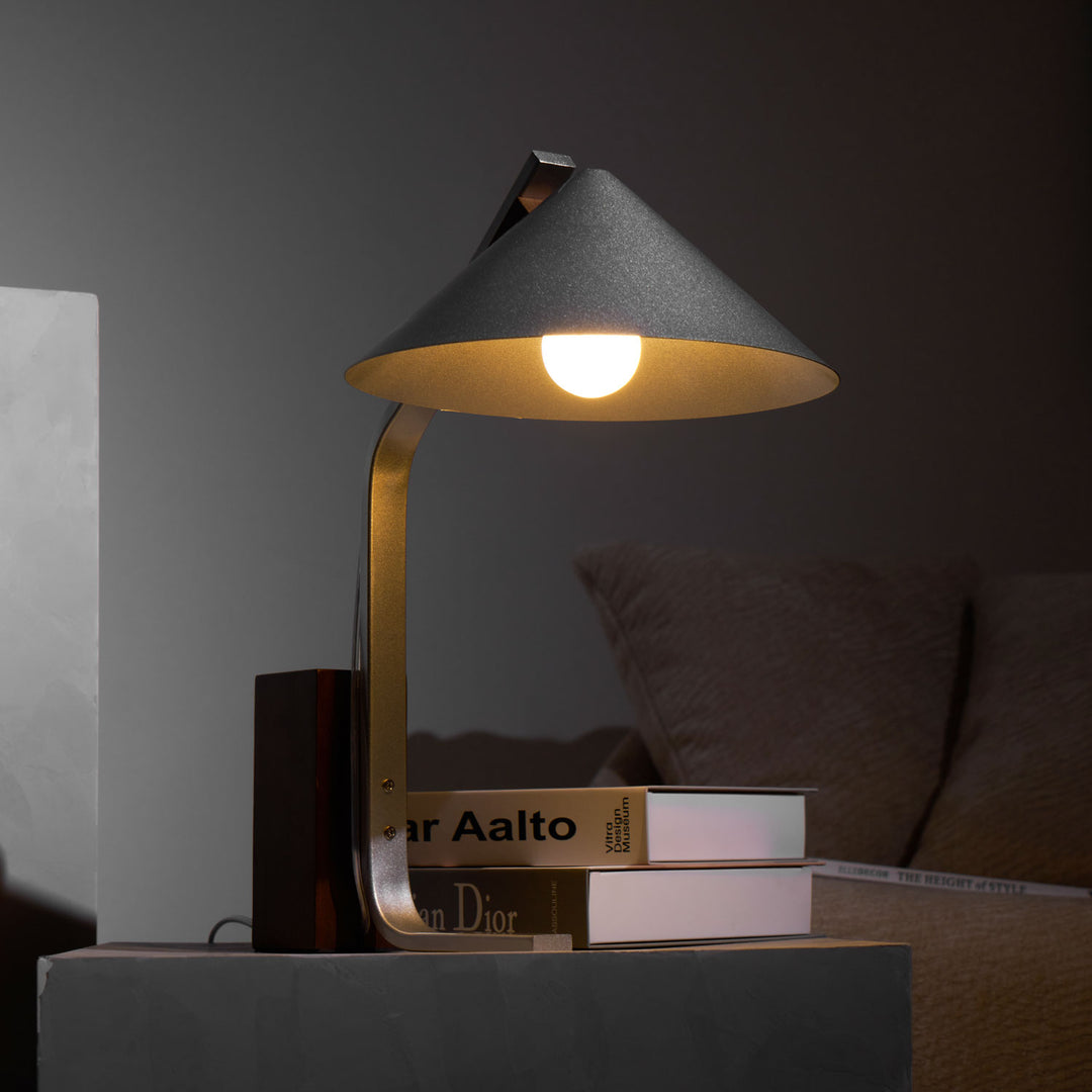 Arclune Desk Lamp - Vakkerlight