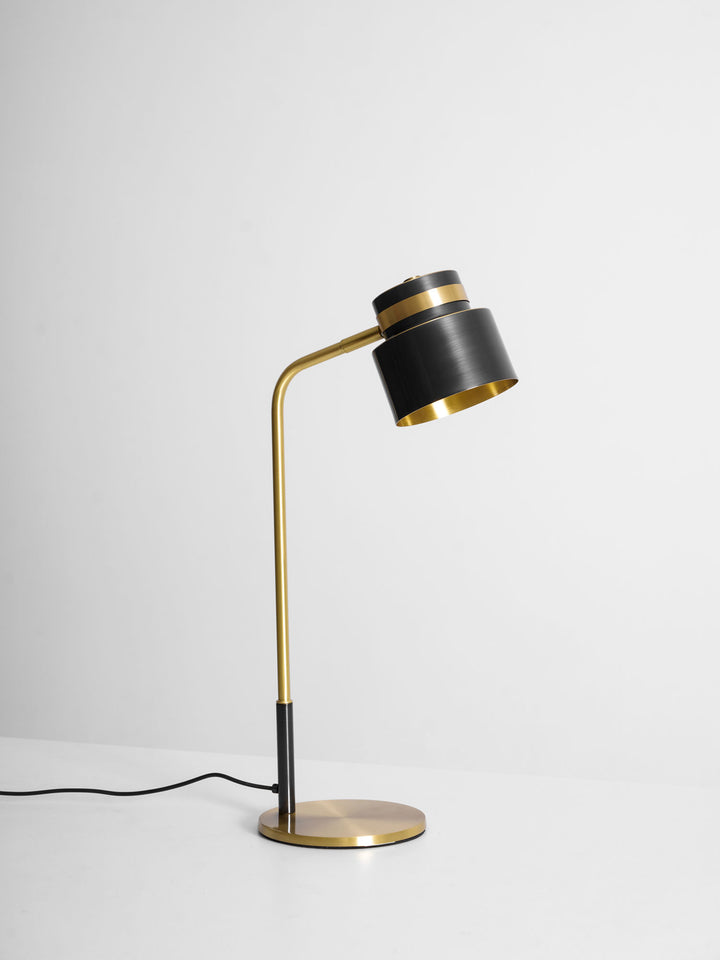 Ari Scandustrial Tischlampe