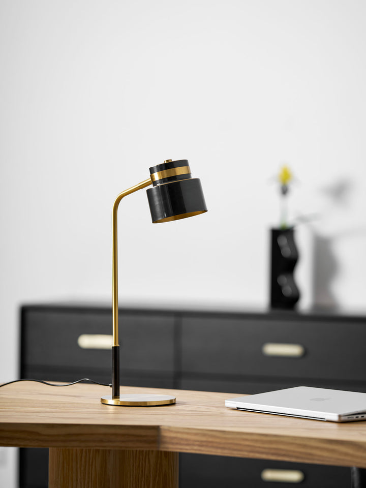 Ari Scandustrial Tischlampe