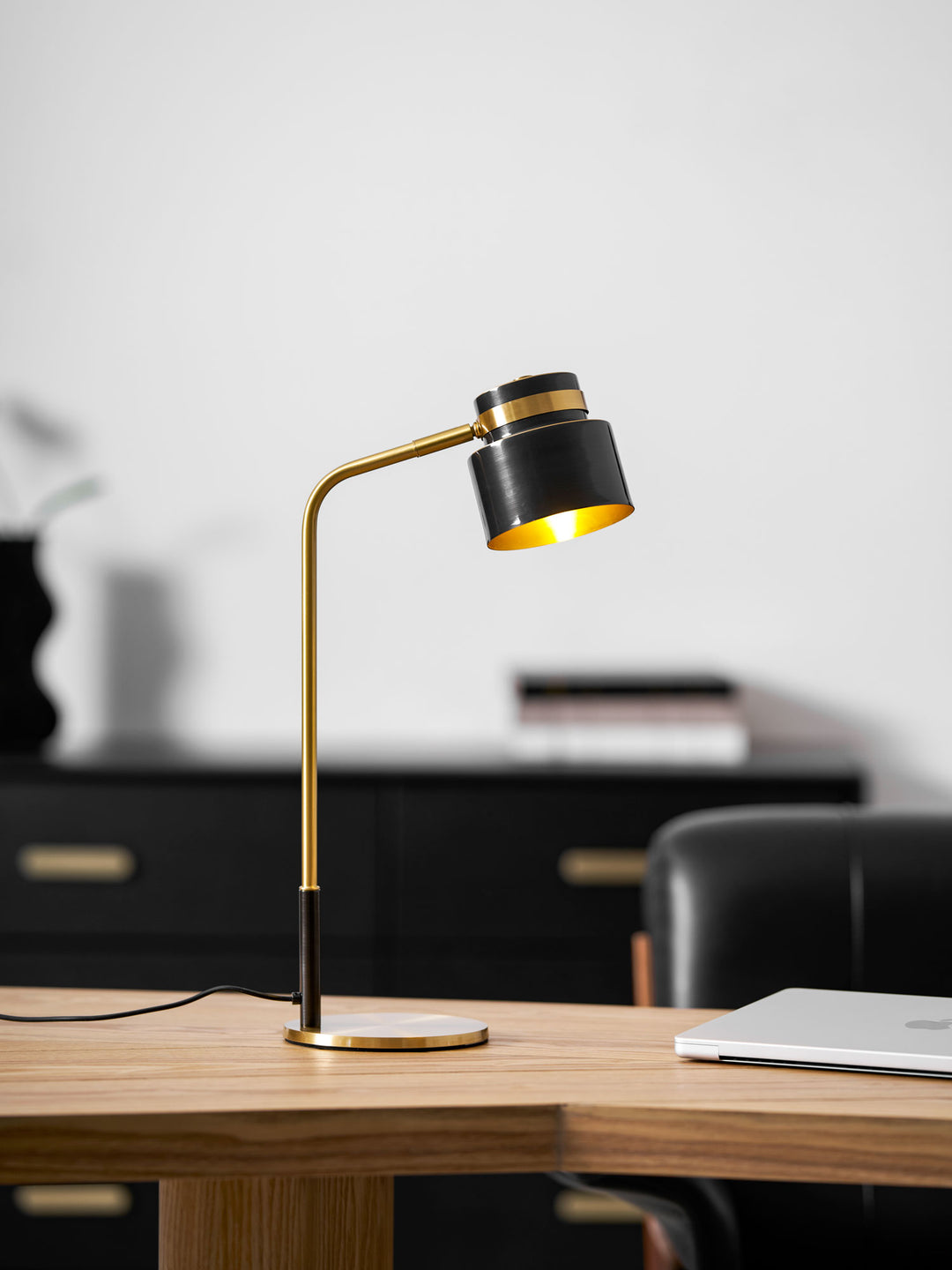 Ari Scandustrial Tischlampe