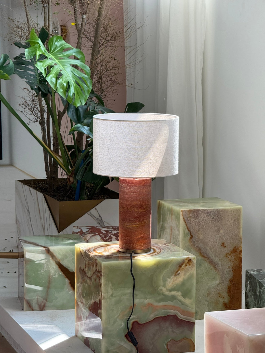 Aria Stone Table Lamp - Vakkerlight