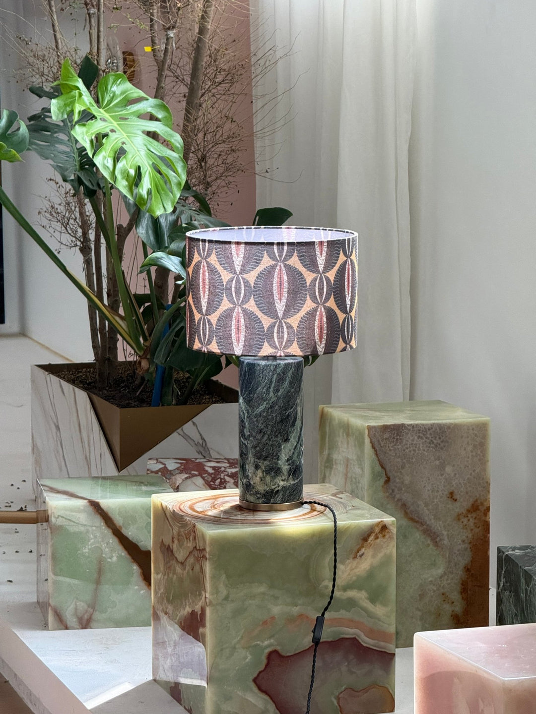 Aria Stone Table Lamp - Vakkerlight