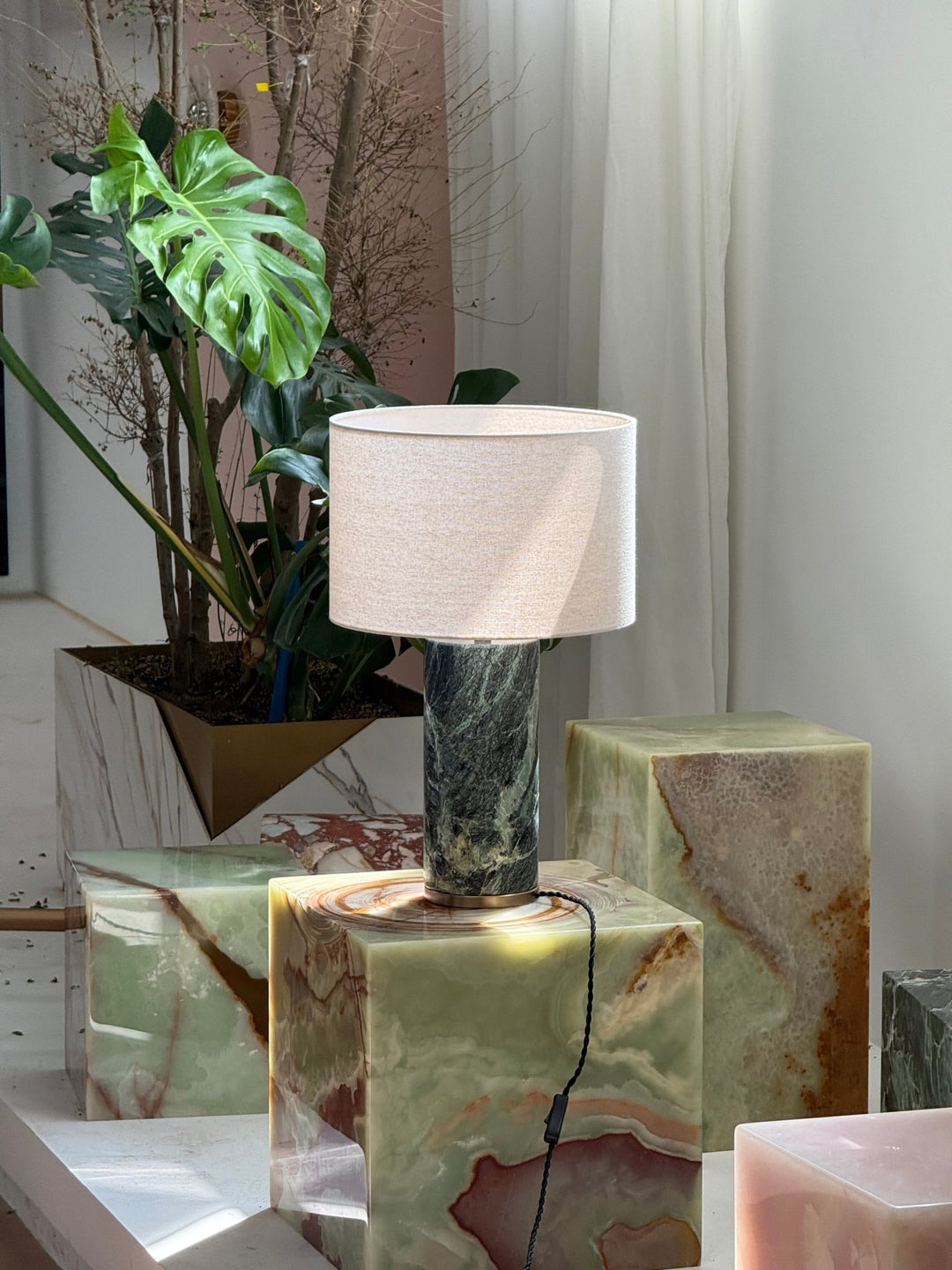 Aria Stone Table Lamp - Vakkerlight