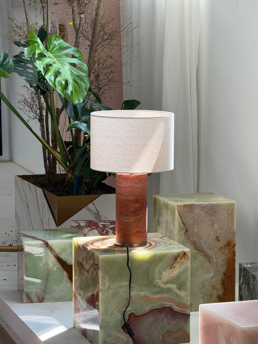 Aria Stone Table Lamp - Vakkerlight