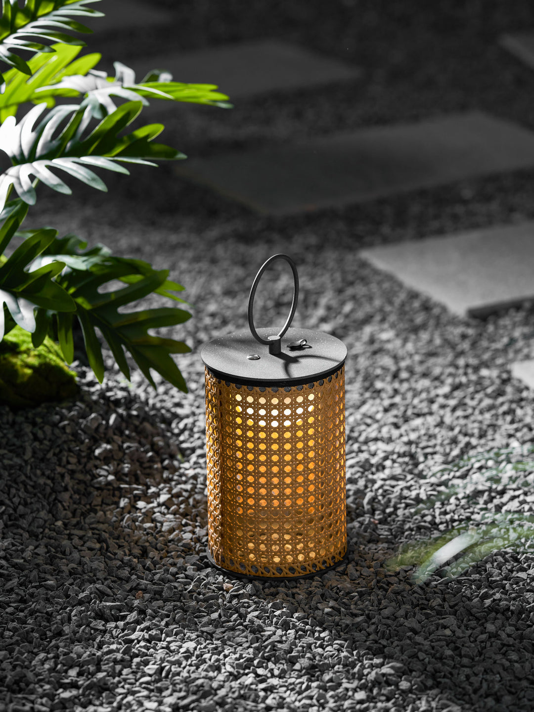 Arlette Solar Outdoor Lantern Lamp - Vakkerlight