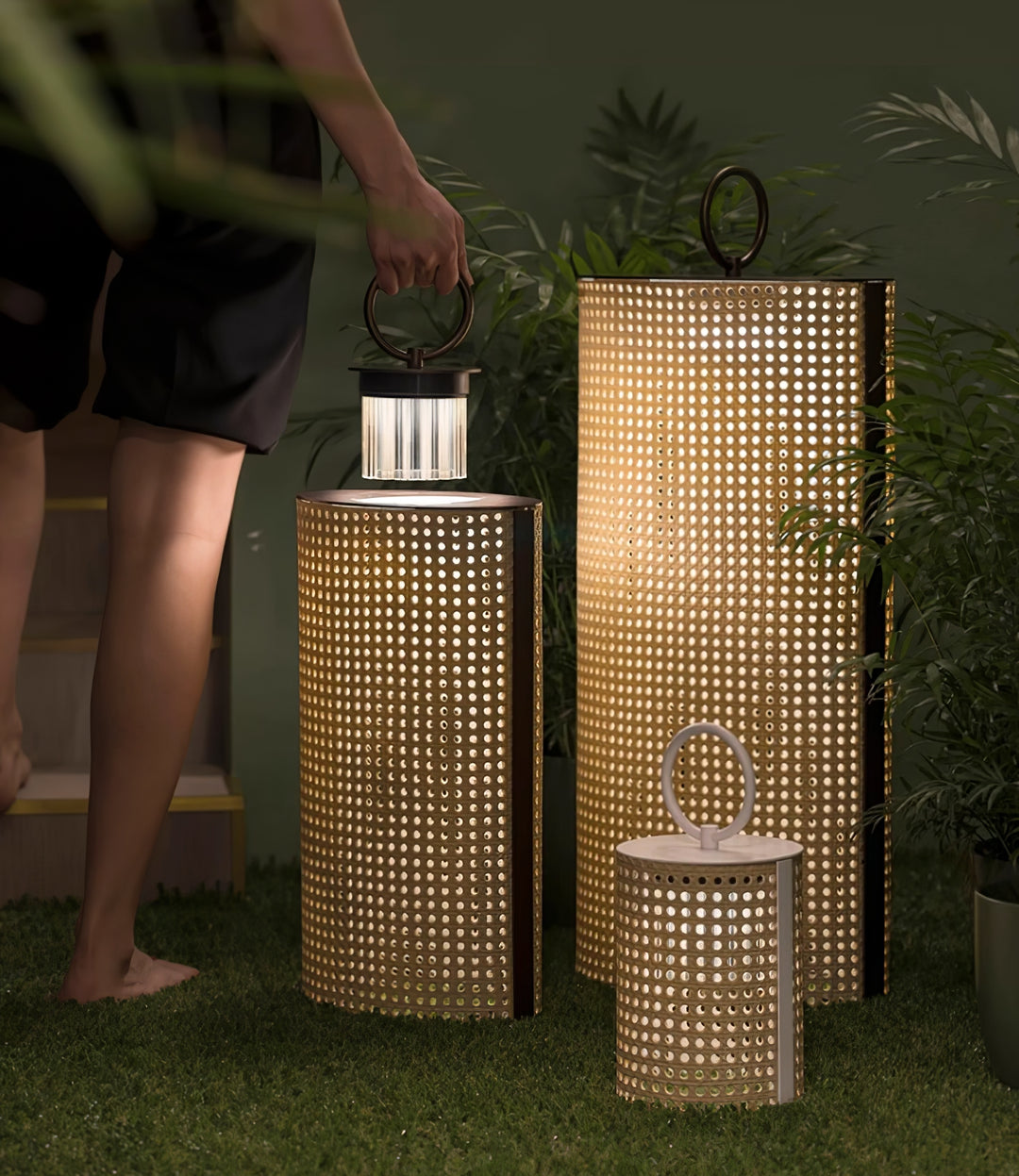 Arlette Solar Outdoor Lantern Lamp - Vakkerlight