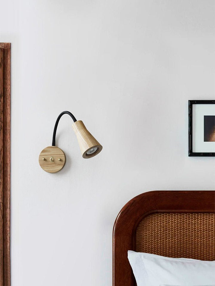 Arlo Wood Wall Light - Vakkerlight
