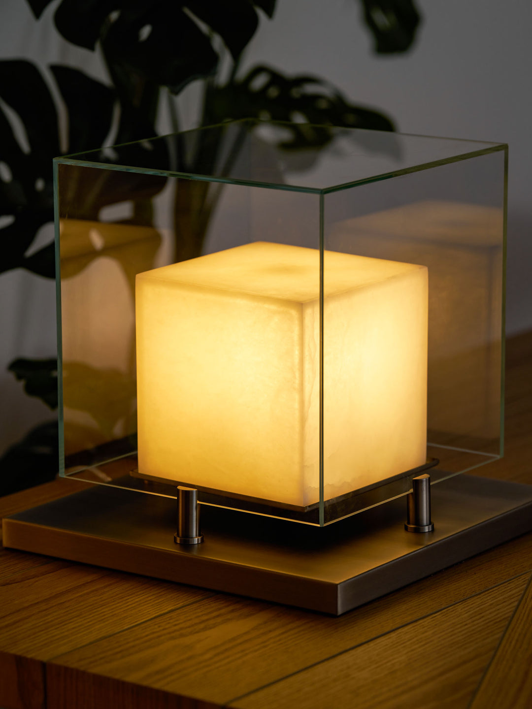 Arqra Alabaster Table Lamp - Vakkerlight