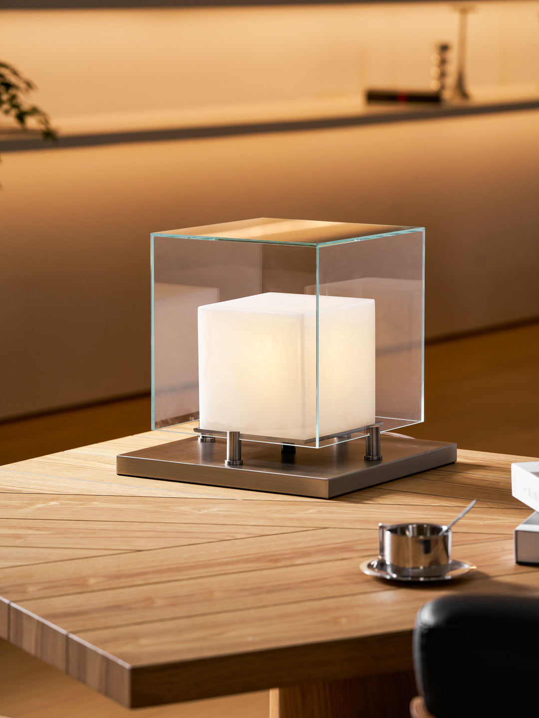 Arqra Alabaster Table Lamp - Vakkerlight
