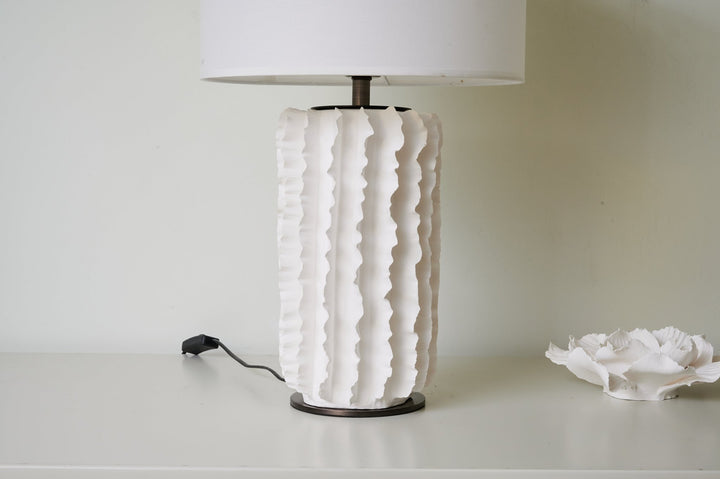 Arroyo Sculpted Ceramic Table Lamp - Vakkerlight