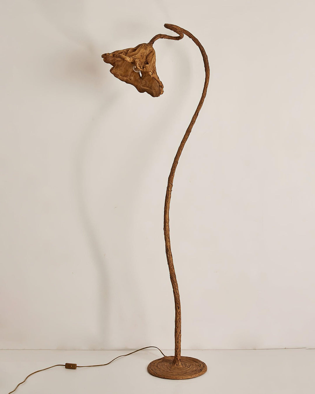 Artistic Lotus Leaf Floor Lamp - Vakkerlight