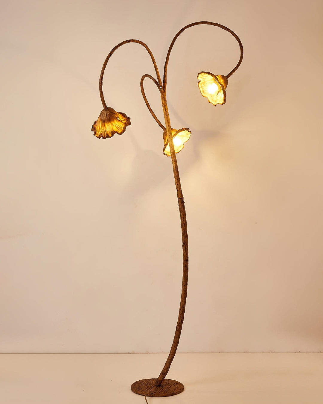 Artistic Lotus Leaf Floor Lamp - Vakkerlight