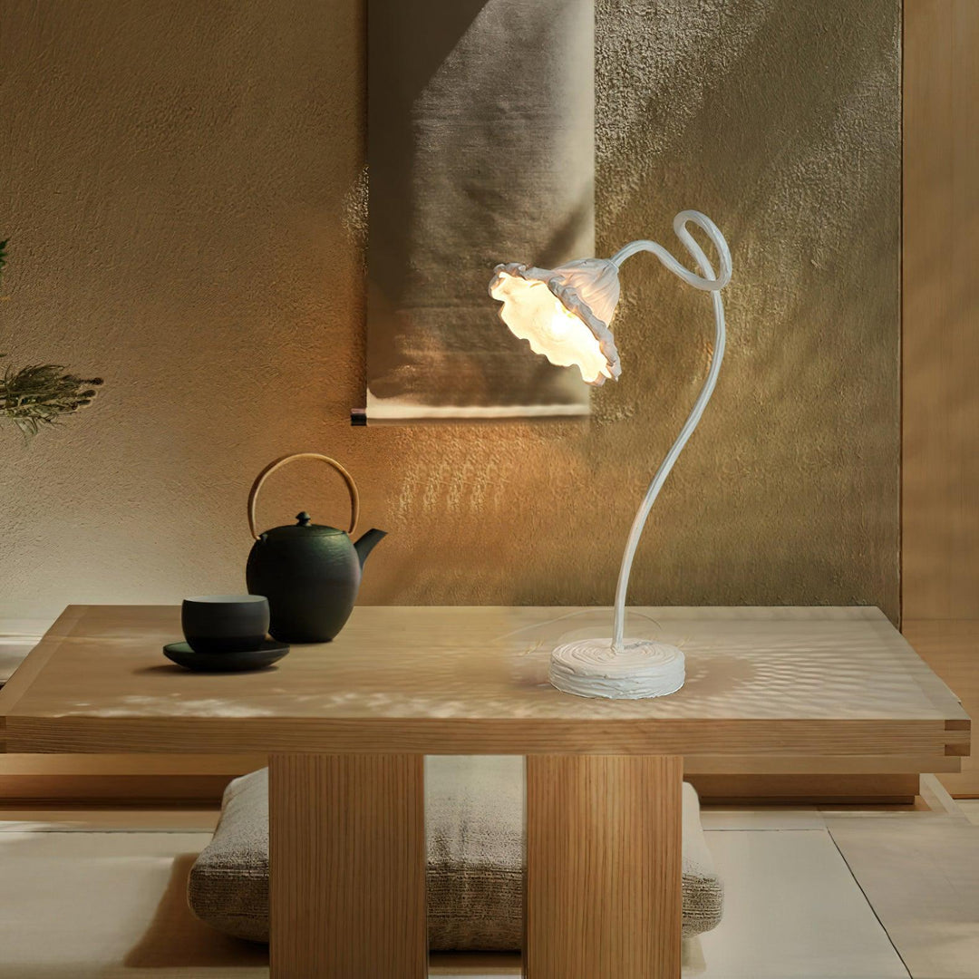 Artistic Lotus Leaf Table Lamp - Vakkerlight