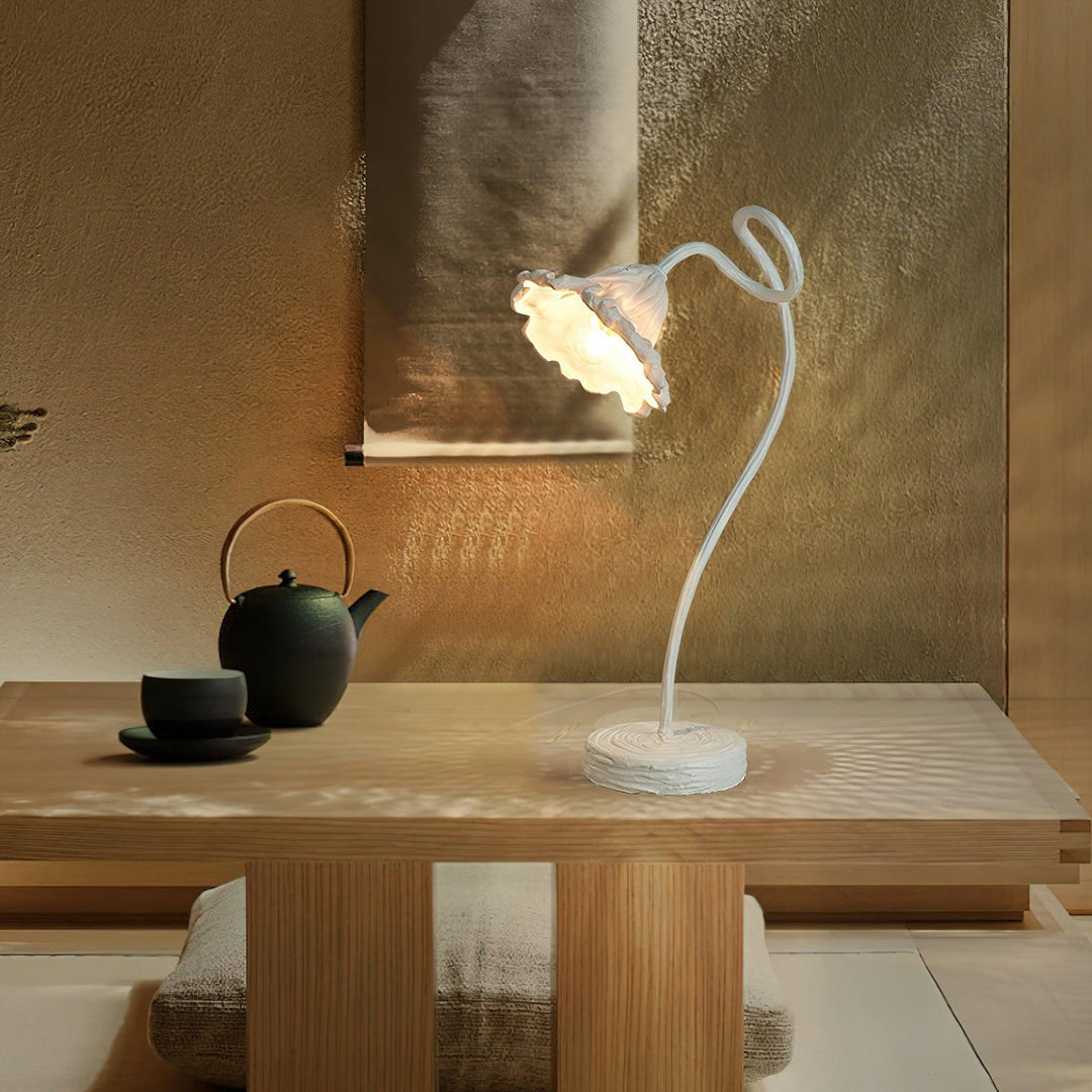 Artistic Lotus Leaf Table Lamp - Vakkerlight