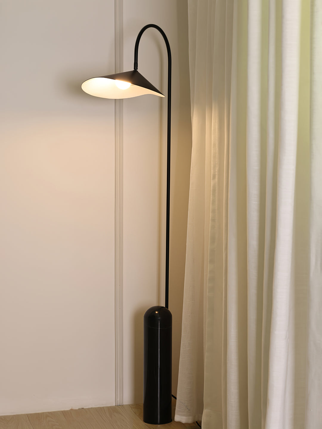 Arum Floor Lamp