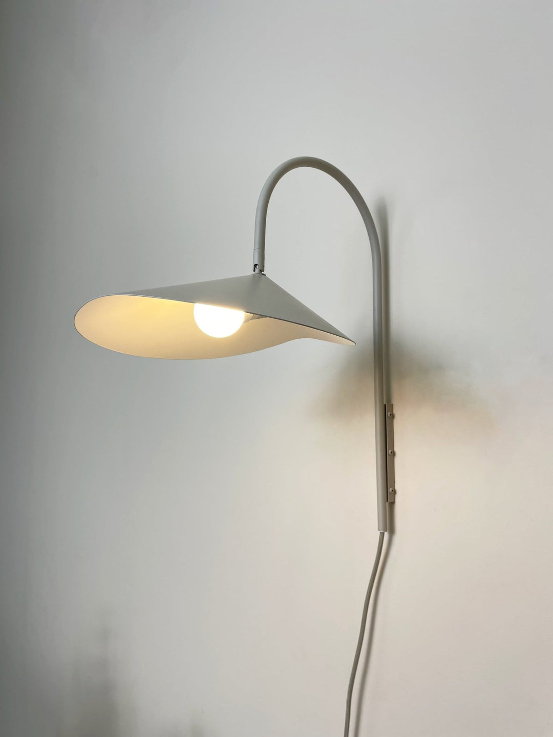 Arum Swivel Wall Lamp - Vakkerlight