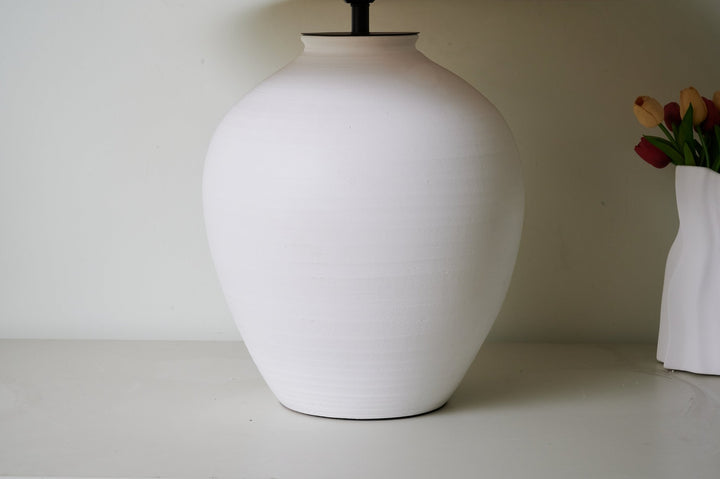 Aterra Ceramic Table Lamp - Vakkerlight