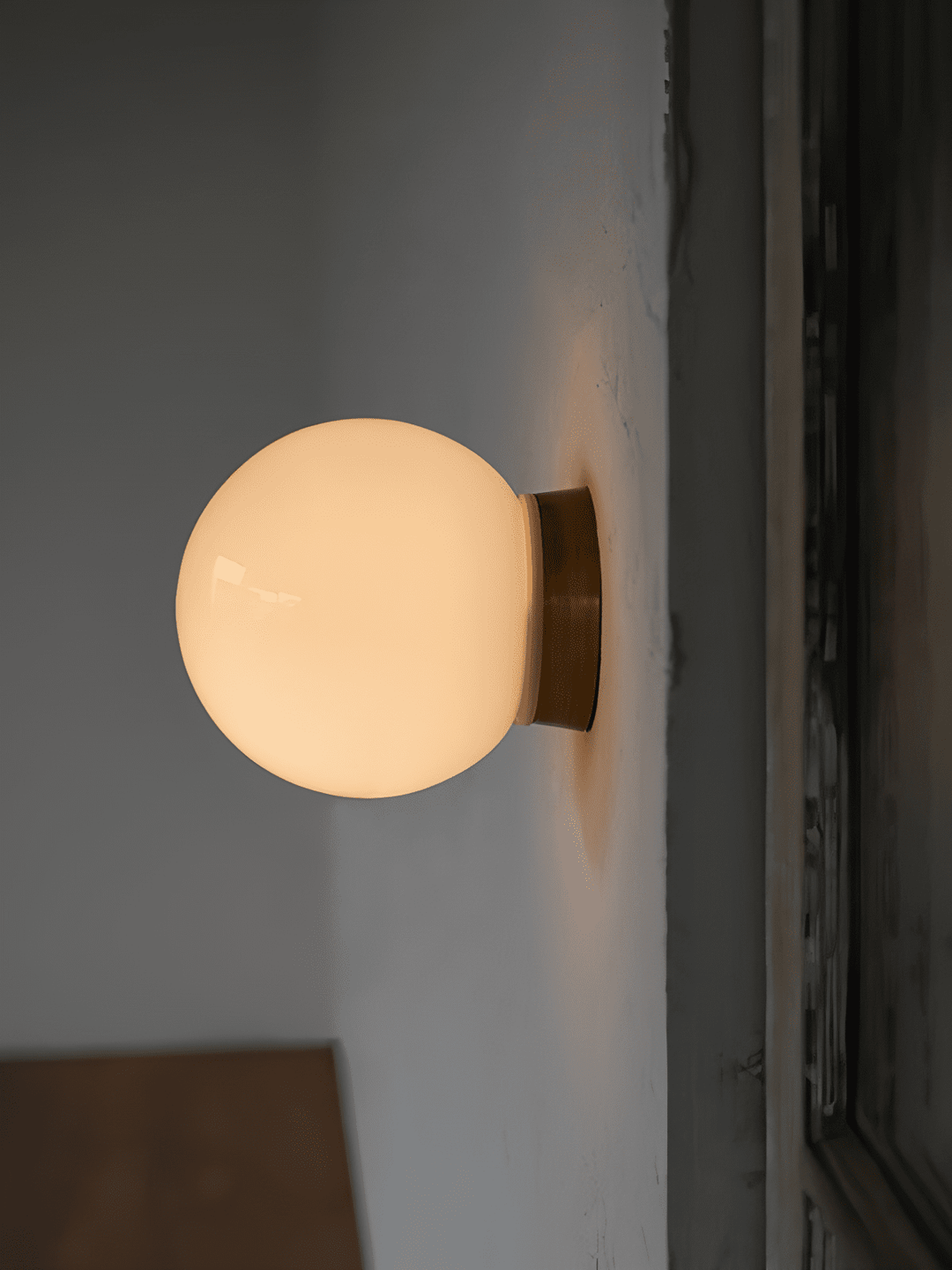 Aura Globe Glass Wall Light - Vakkerlight