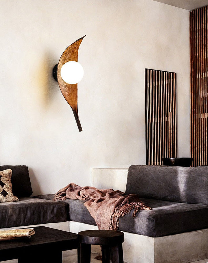 Aureo Leaf Glass Wall Lamp - Vakkerlight