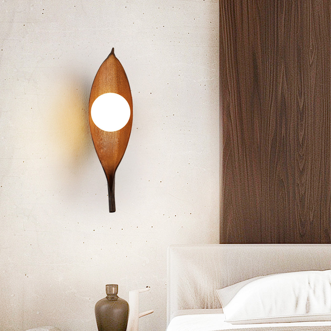Aureo Leaf Glass Wall Lamp - Vakkerlight
