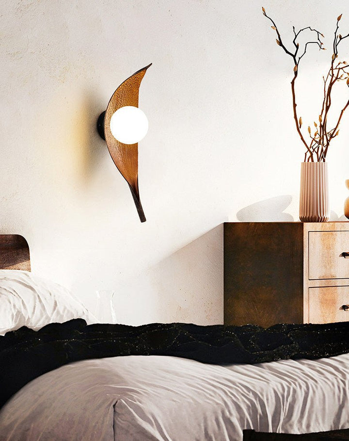 Aureo Leaf Glass Wall Lamp - Vakkerlight