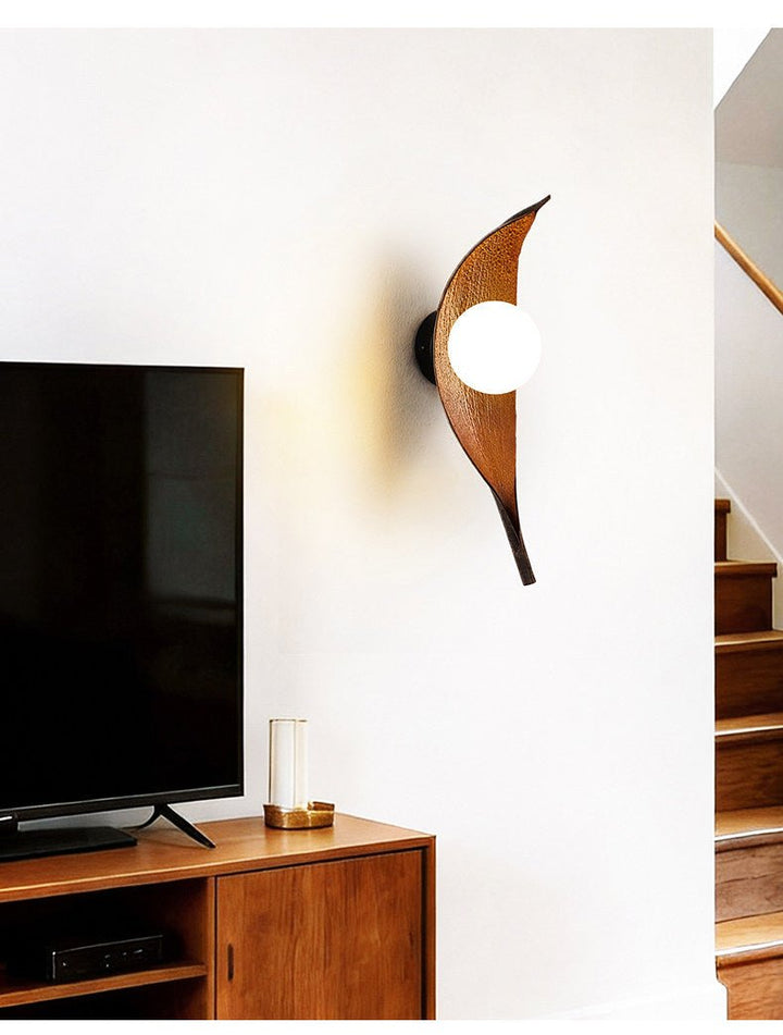 Aureo Leaf Glass Wall Lamp - Vakkerlight