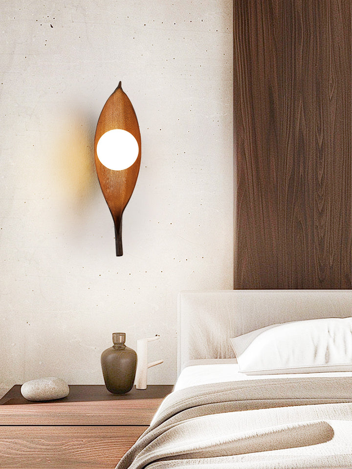 Aureo Leaf Glass Wall Lamp - Vakkerlight