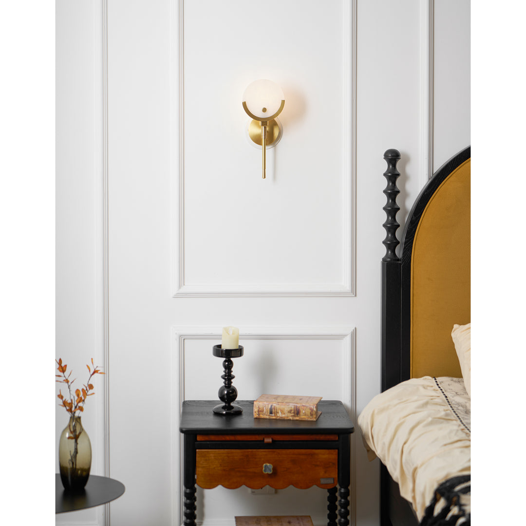 Ava Brass Wall Lamp - Vakkerlight