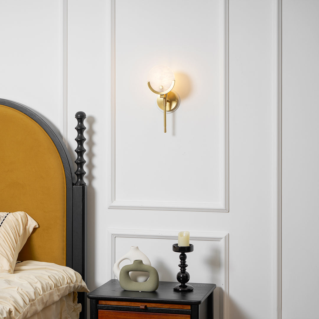 Ava Brass Wall Lamp - Vakkerlight