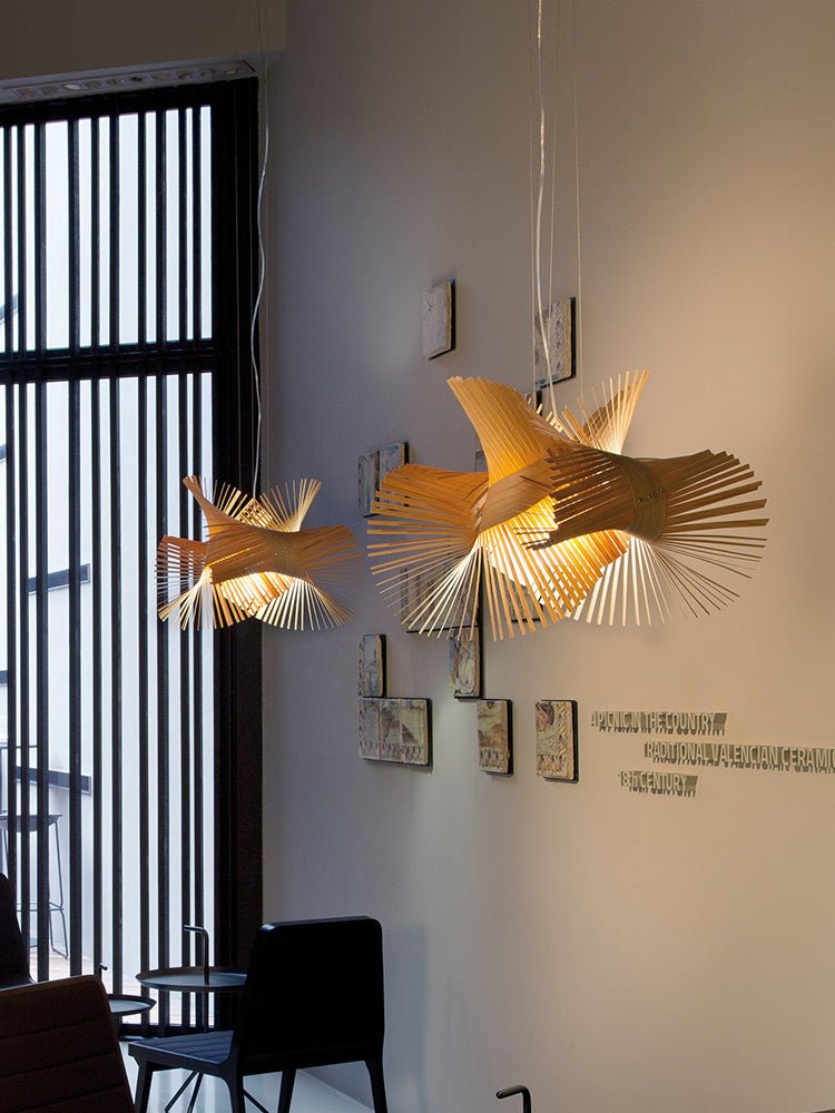 Avian Flair Wooden Pendant Lamp - Vakkerlight