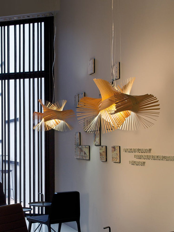 Avian Flair Wooden Pendant Lamp - Vakkerlight