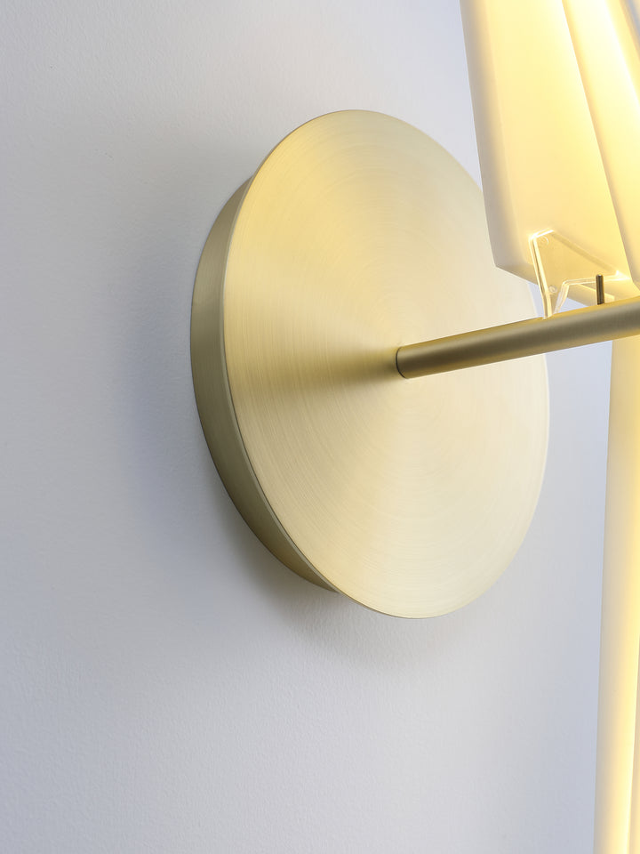 Avian Serenity Wall Lamp - Vakkerlight