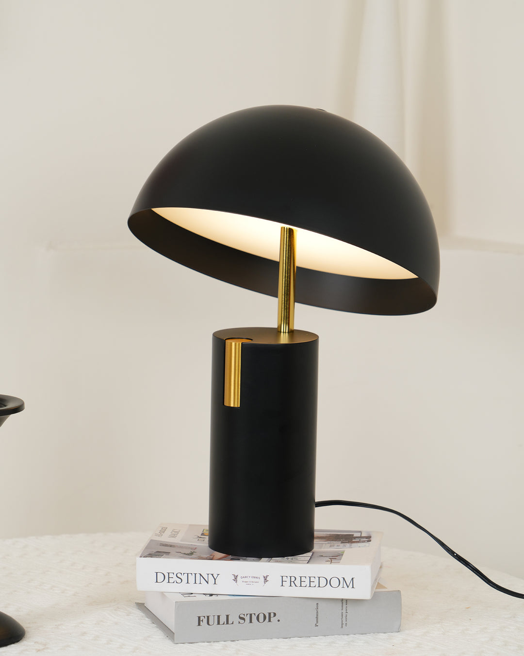 Avo Table Lamp - Vakkerlight