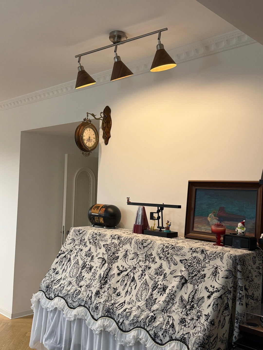 Axiom Directional Ceiling Lamp - Vakkerlight