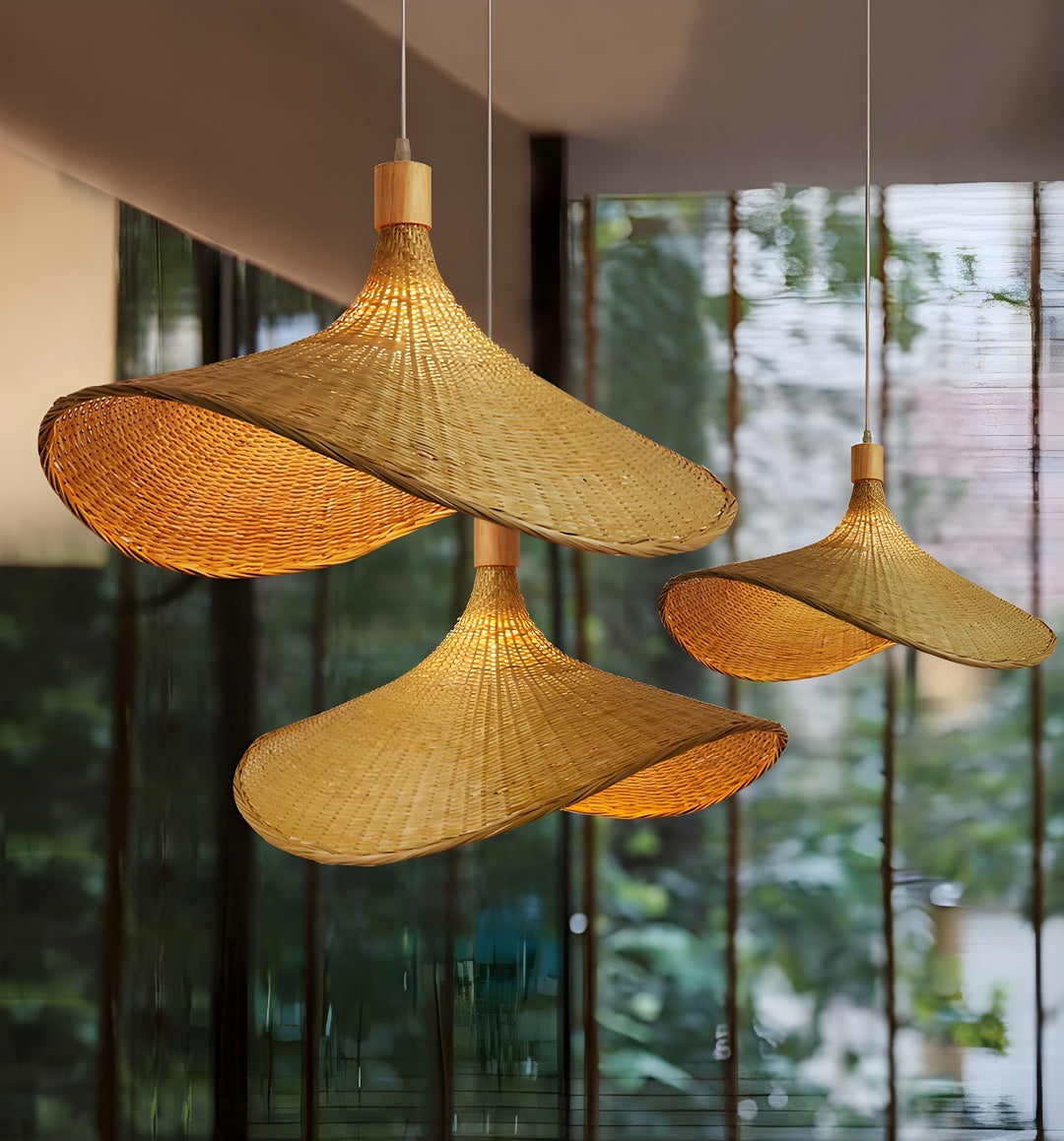 Lampe à suspension en forme de chapeau tissé en rotin