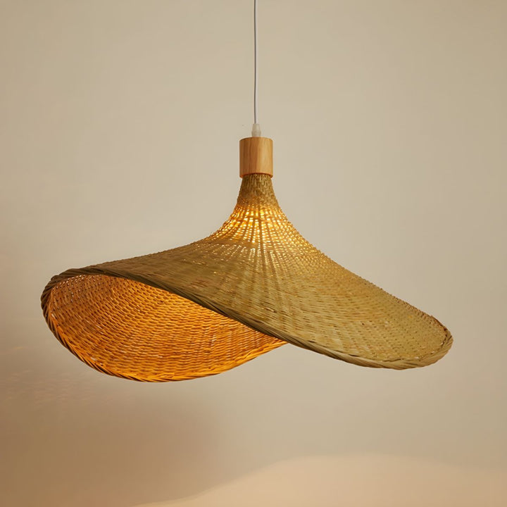 Lampe à suspension en forme de chapeau tissé en rotin