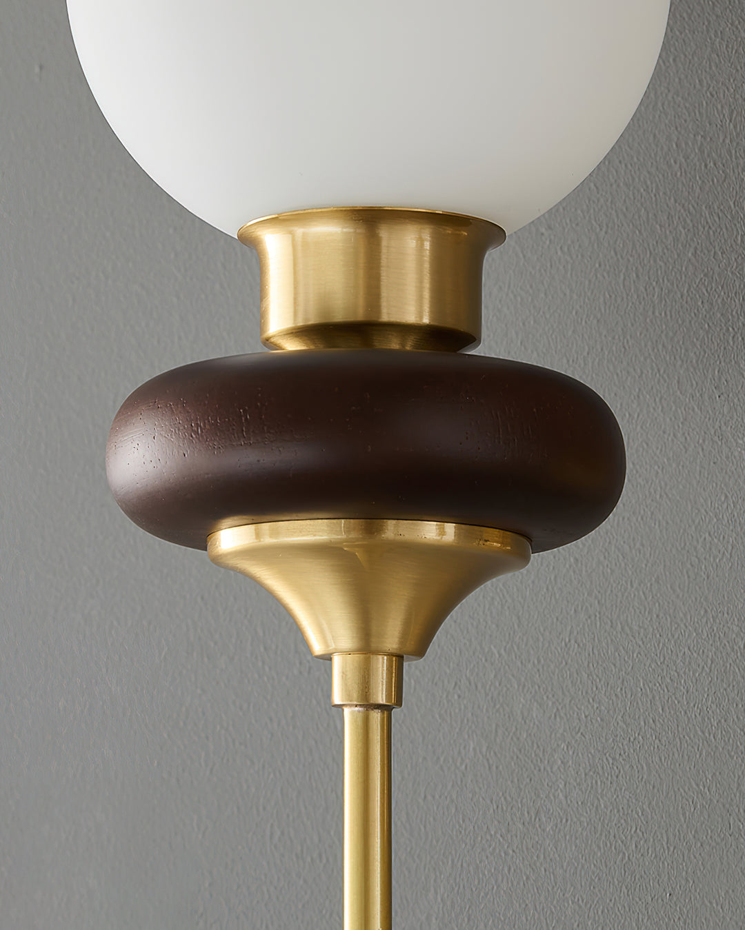 Bellevue Wall Lamp