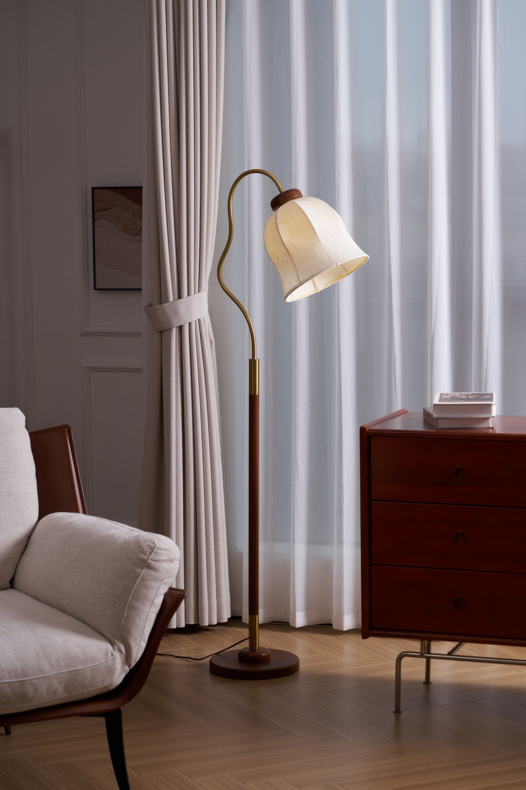 Bellvine Floor Lamp - Vakkerlight