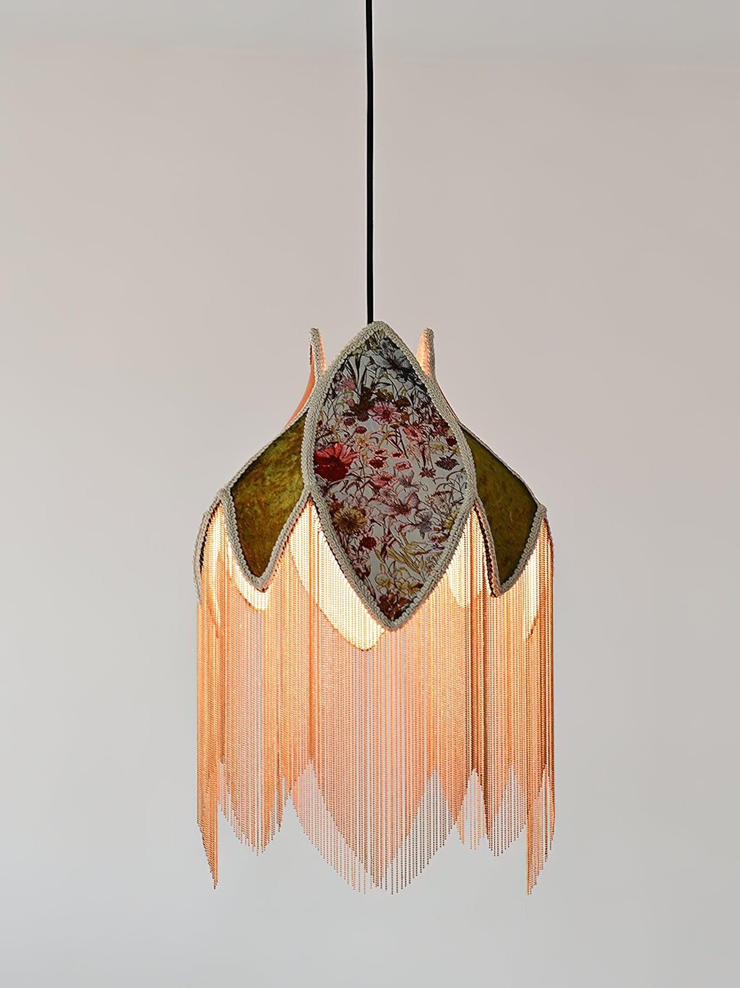 Bette Fringed Pendant Lamp - Vakkerlight