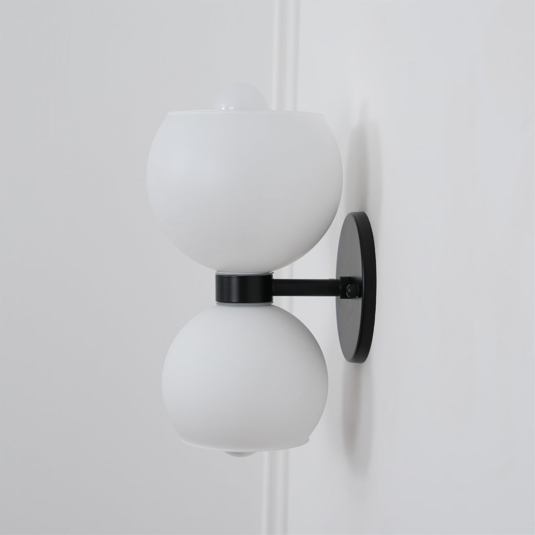 Round Pearl Sconce - Vakkerlight