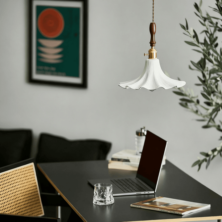 Bloom Twist Pendant Lamp - Vakkerlight
