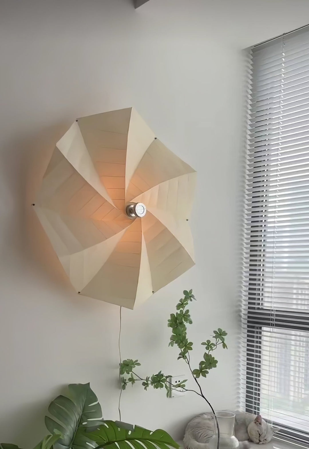 Bloom Petals Wall Lamp - Vakkerlight